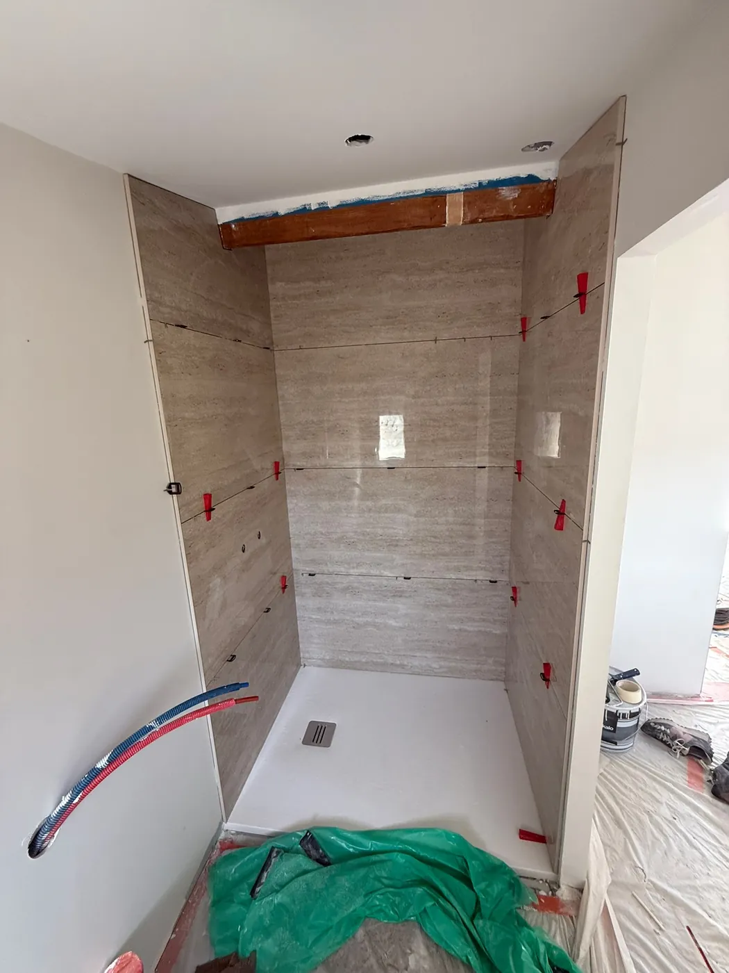 Chantier carrelage réalisé par Hernandez Bâtiment